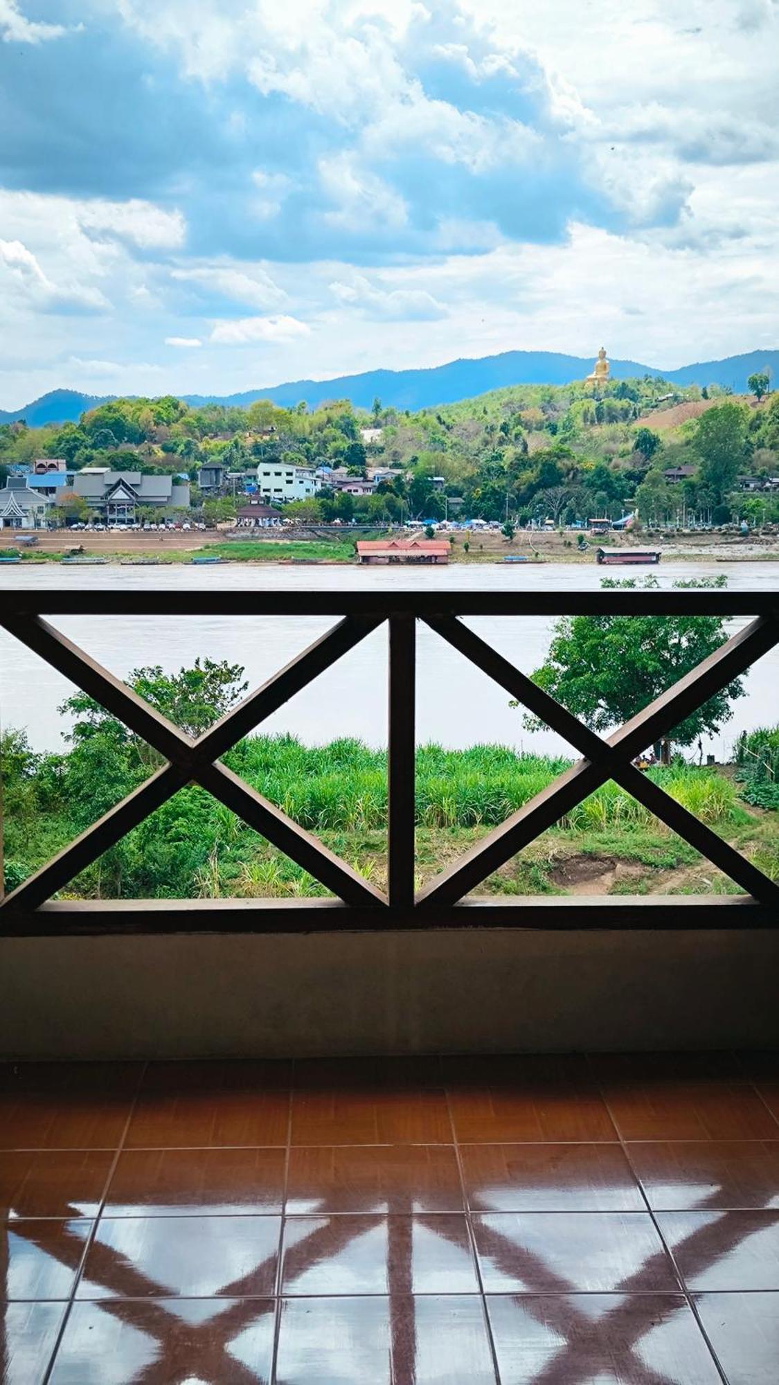 Sabaydee Guesthouse Ban Houayxay Esterno foto